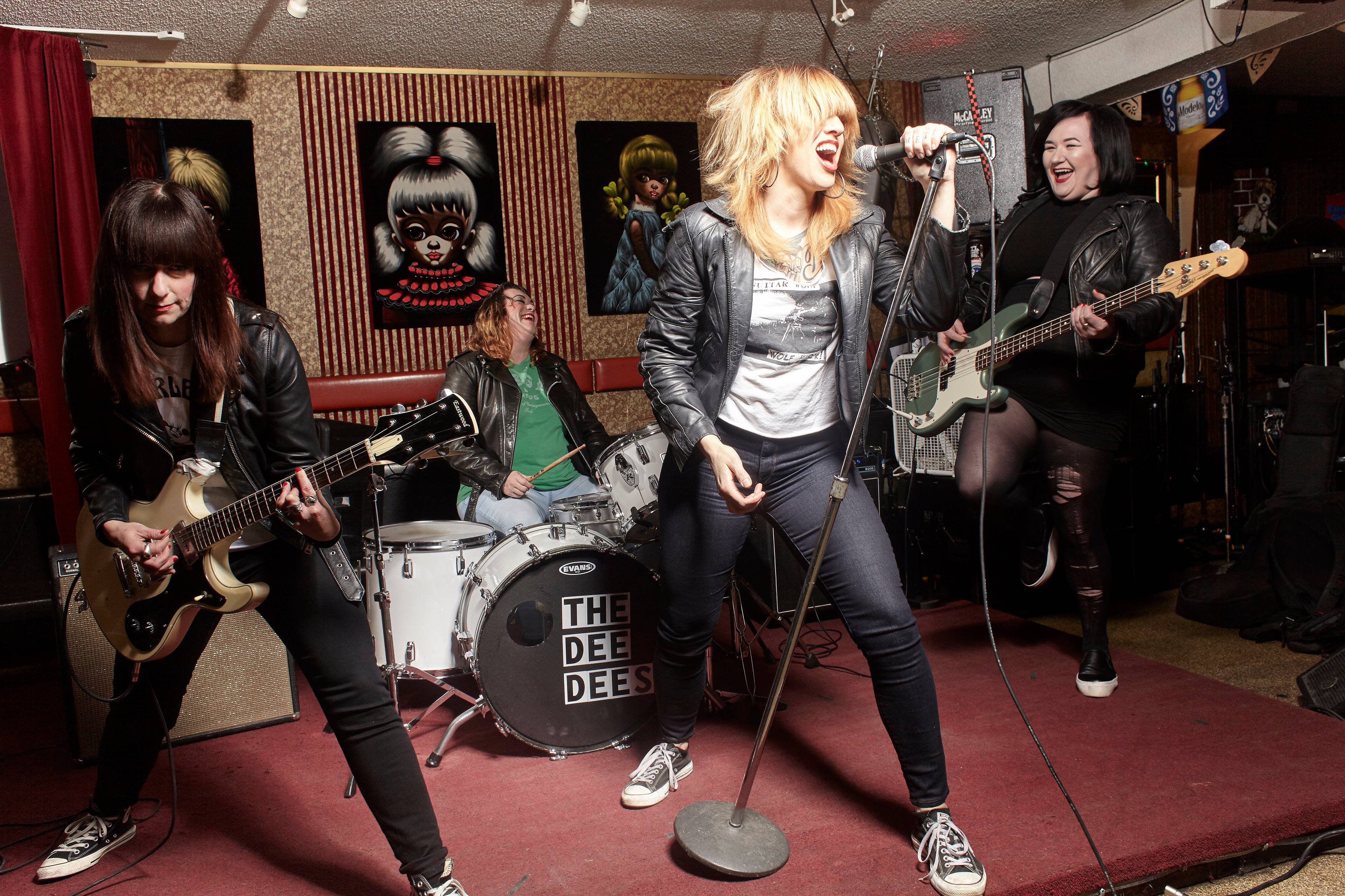 27785904_1679823875418351_1429422784_o